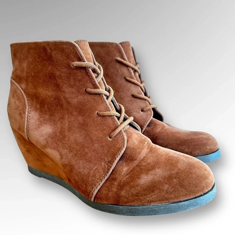 Madden Girl Suede Camel Colored Wedge Booties Sz 9.5